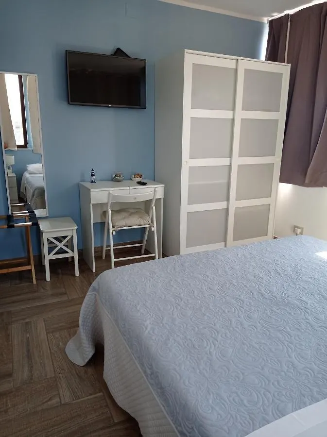Casa Piano Ponente Hotel Isola delle Femmine 0*,  Italy